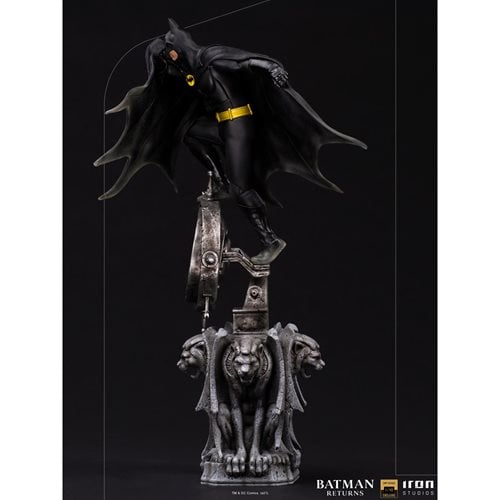 Batman Returns Batman Deluxe Art 1:10 Scale Statue
