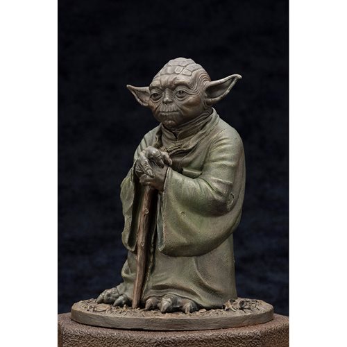 Star Wars: The Empire Strikes Back Yoda Fountain Statue - Limited Edition