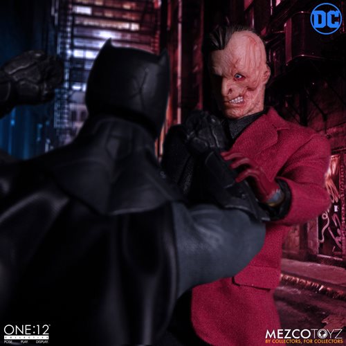 Batman Two-Face One:12 Collective Action Figure