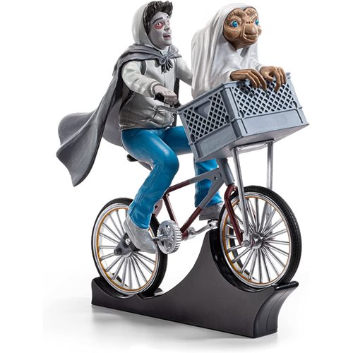 E.T. The Extra-Terrestrial E.T. and Elliott Over the Moon Toyllectible Treasures Statue