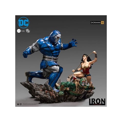 Wonder Woman vs Darkseid DC Comics by Ivan Reis 1:6 Scale Limited Edition Statue