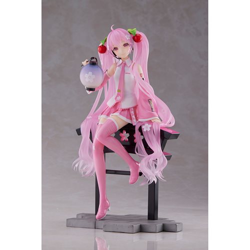 Vocaloid Hatsune Miku Sakura Miku Lantern Version AMP+ Prize Statue