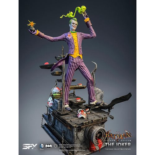 Batman: Arkham Asylum Joker 1:8 Scale Statue