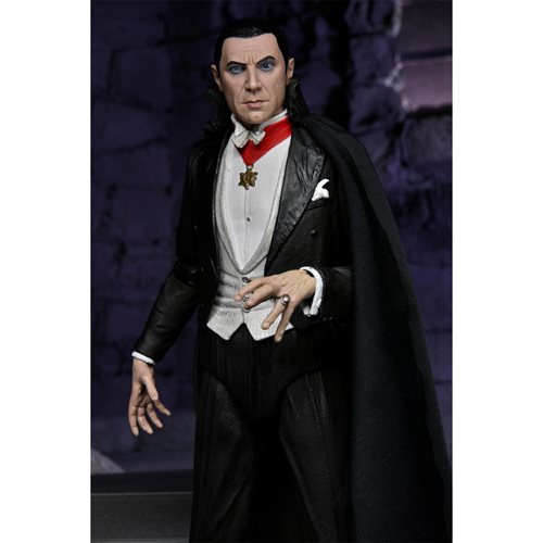 Universal Monsters Ultimate Dracula (Transylvania) 7-Inch Scale Action Figure