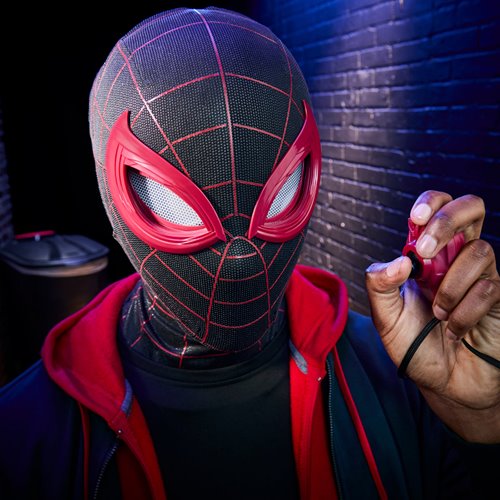 Spider-Man Marvel Legends Series Miles Morales Electronic Expressive Mask