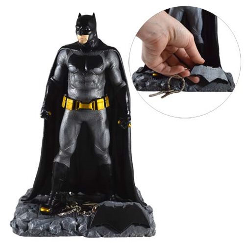 Batman v Superman: Dawn of Justice Batman Finders Keyper Statue