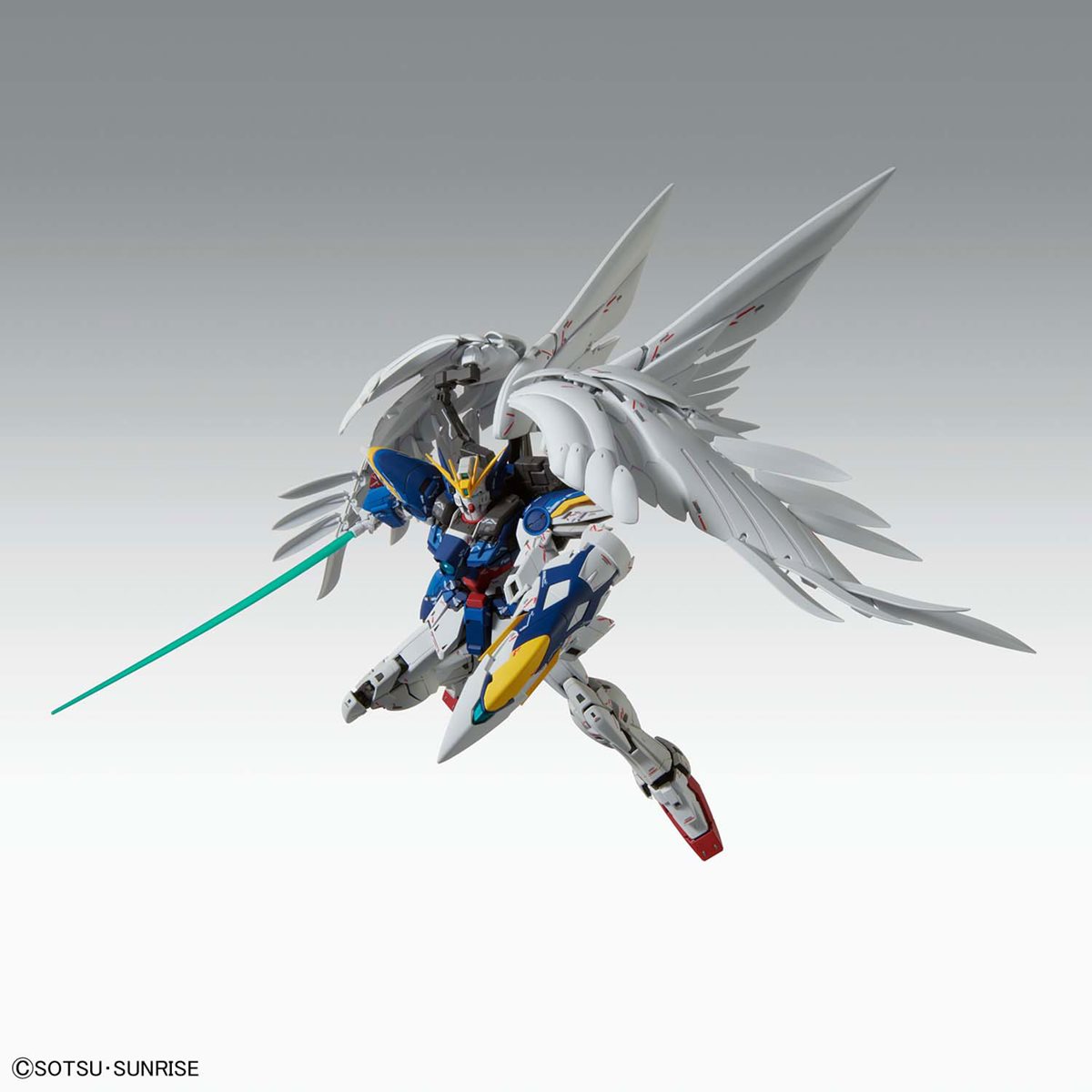 GUNDAM - 1/100 Wing Gundam Master Grade Model Kit MG Gundam Wing