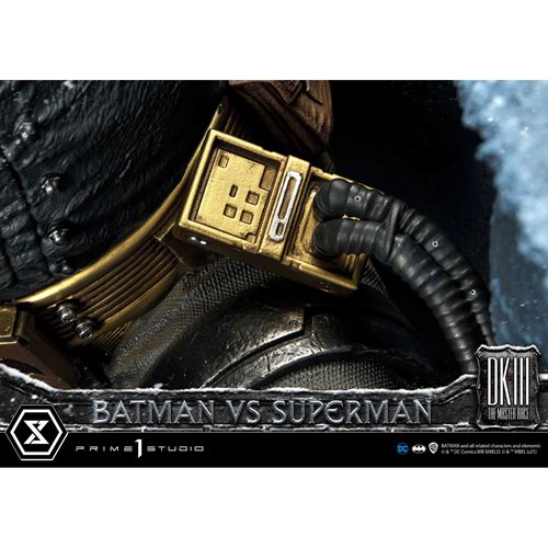 The Dark Knight Returns Batman vs Superman Ultimate Diorama Masterline 1:3 Scale Statue