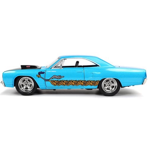 Hollywood Rides Looney Tunes 1970 Plymouth Road Runner 1:24 Scale Die-Cast Metal Vehicle with Wile E