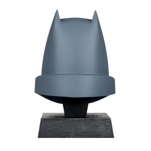 DC Direct Prop Replica Wave 5 Armored Batman The Dark Knight Returns 1:3 Scale Cowl