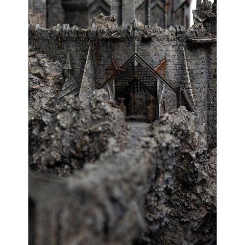 The Lord of the Rings Cirith Ungol Limited Edition Environment Statue