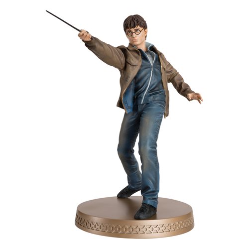 Harry Potter Wizarding World Collection Harry Potter and the Deathly Hallows Mega Figure with Collector Magazine