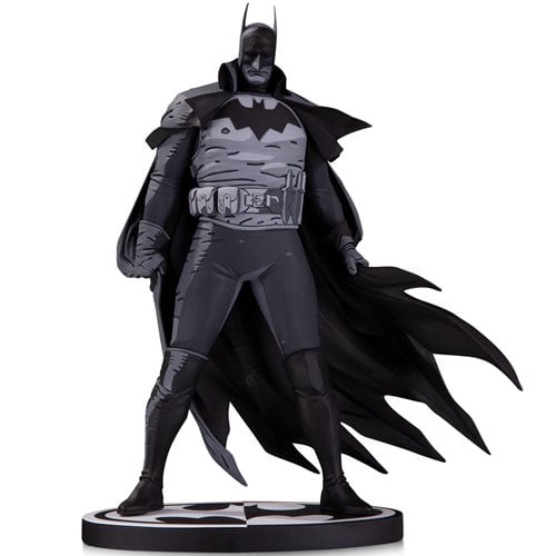 Batman Black & White Gotham by Gaslight by Mike Mignola 1:10 Scale Resin Statue