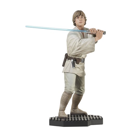 Star Wars: A New Hope Luke Skywalker Training Milestones Statue