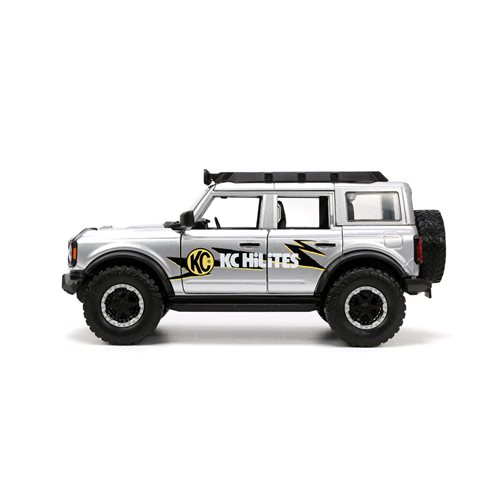 Just Trucks 2021 Ford Bronco Silver 1:24 Scale Die-Cast Metal Vehicle with Tire Rack