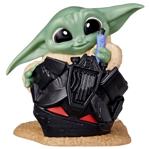 SW The Bounty Collection Grogu Figure in Helmet, Not Mint
