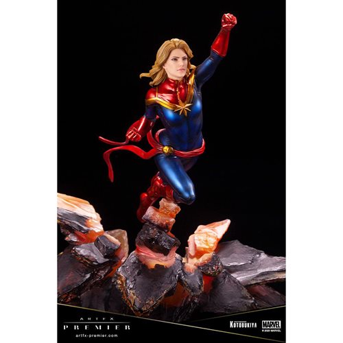 Marvel Universe Captain Marvel ARTFX Premier 1:10 Scale Statue