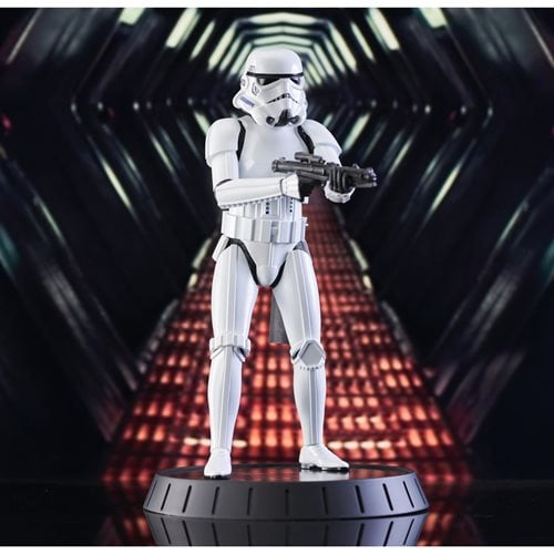 Star Wars: A New Hope Luke Skywalker in Stormtrooper Disguise Milestones 1:6 Scale Statue - Previews