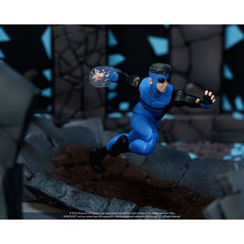 Invincible Wave 1 Invincible 6-Inch Scale Action Figure