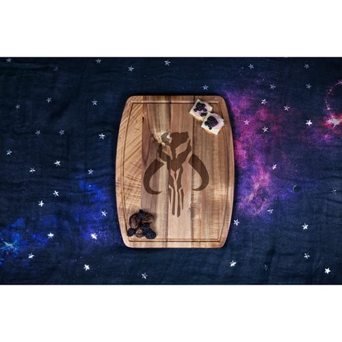 Star Wars: The Mandalorian Mythosaur Skull Cutting and Serving Board - Entertainment Earth Exclusive