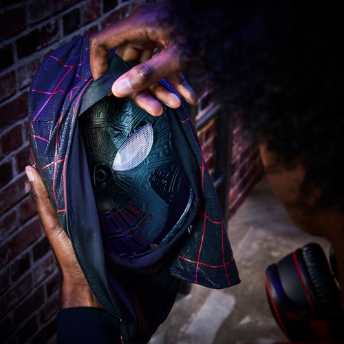 Spider-Man Marvel Legends Series Miles Morales Electronic Expressive Mask