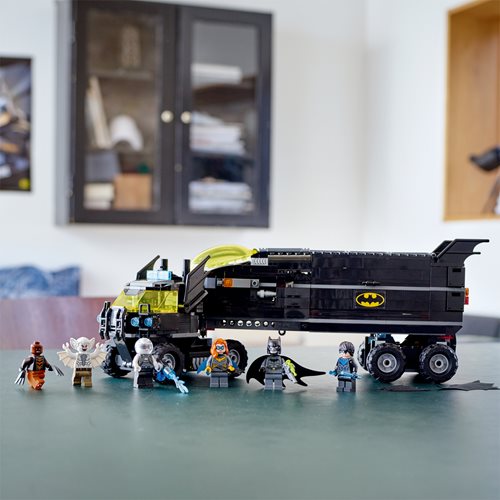 LEGO 76160 DC Comics Super Heroes Mobile Bat Base