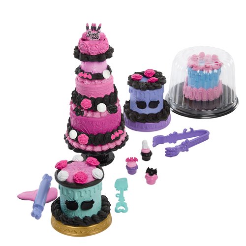 Monster High Scary Sweet Birthday Clawdeen Wolf Doll and Playset
