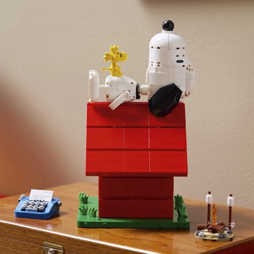 LEGO® Ideas 21368 Peanuts: Snoopy’s Doghouse