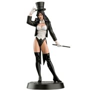DC Figurine Collector Magazine with Zatanna Figure