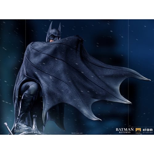 Batman Returns Batman Deluxe Art 1:10 Scale Statue