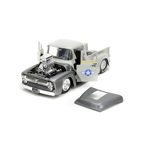 Hollywood Rides Street Fighter Guile 1956 Ford F100 1:24 Scale Die-Cast Metal Vehicle with Figure