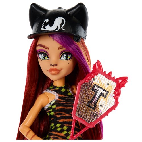 Monster High Buried Secrets Wave 4 Courtside Fang-Out Doll Case of 6