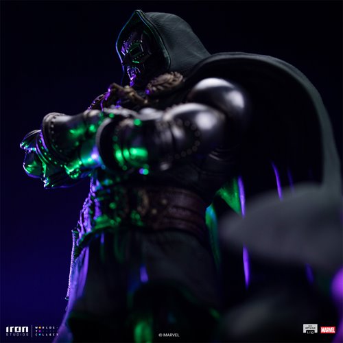 Doctor Doom Infinity Gauntlet Battle Diorama Series 1:10 Art Scale Limited Edition Statue