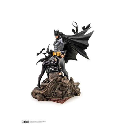 Batman and Catwoman Reunion 1:4 Scale Statue