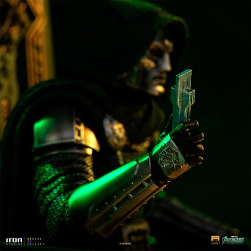 Avengers: Doomsday Doctor Doom on Throne 1:10 Art Scale Limited Edition Statue
