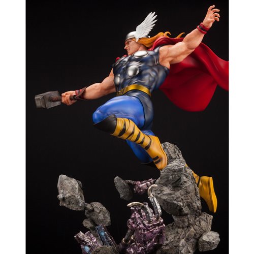 Marvel Universe Thor Fine Art 1:6 Scale Statue