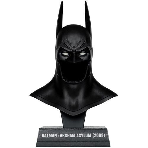 DC Direct Prop Replica Wave 3 Batman Arkham Asylum 1:3 Scale Cowl