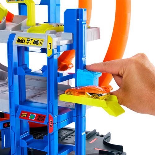 Hot Wheels Mega Loop Garage Track Set