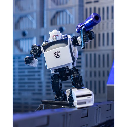 Transformers Generations Selects War for Cybertron Earthrise Deluxe Bugbite - Exclusive