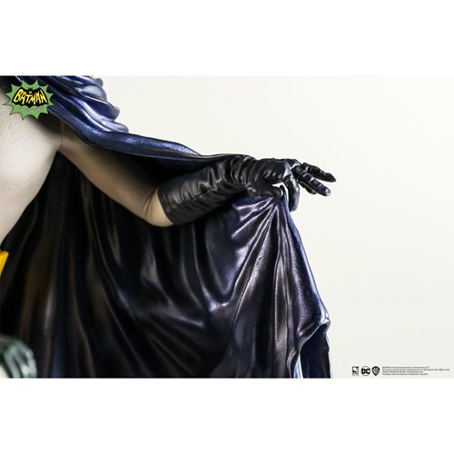 Batman 1966 Classic TV Series Batman and Robin 1:8 Scale Statue