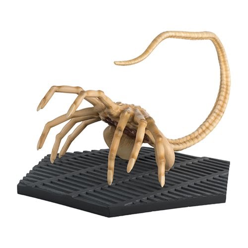 Alien and Predator Collection Facehugger Figure with Magazine