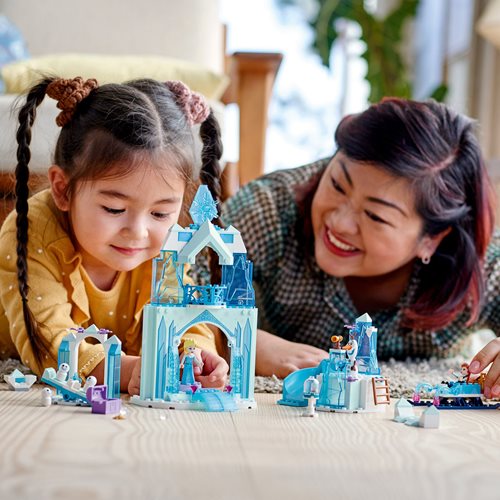 LEGO 43194 Disney Princess Anna and Elsa's Frozen Wonderland
