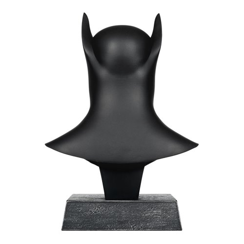 DC Direct Prop Replica Wave 2 1:3 Scale Cowl Case of 6