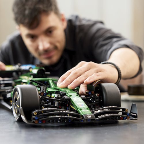 LEGO® Technic™ Aston Martin Aramco AMR25 F1® Car