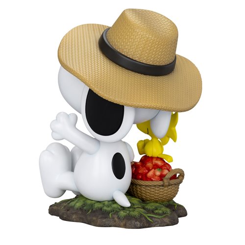 Peanuts Snoopy Strawberry Snoopy MC-113 Master Craft Statue