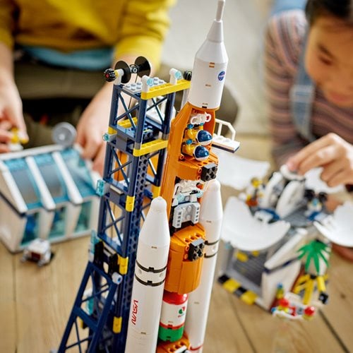 LEGO 60351 City Rocket Launch Center