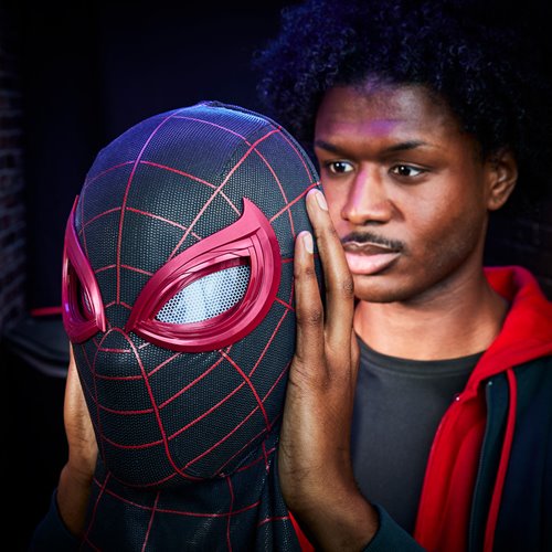 Spider-Man Marvel Legends Series Miles Morales Electronic Expressive Mask