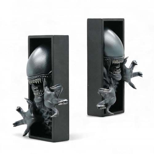 Alien Xenomorph Nook Statue