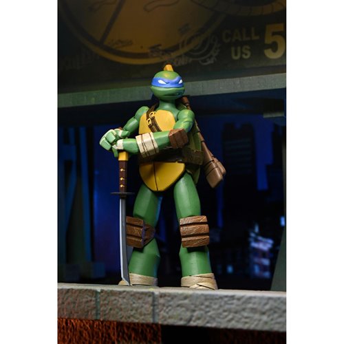 Teenage Mutant Ninja Turtles (2012 Cartoon) Ultimate Leonardo 7-Inch Scale Action Figure