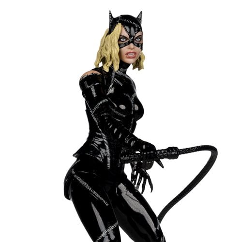 DC Multiverse Deluxe Theatrical Edition Wave 5 Batman Returns Battle Damaged Catwoman 7-Inch Scale A